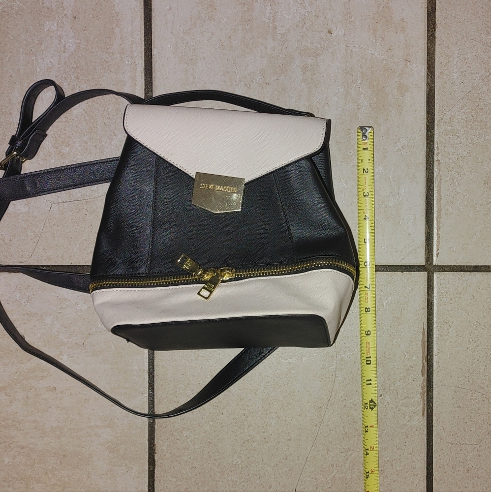 Steve Madden Convertible Backpack to Crossbody. - Picture 4 of 8